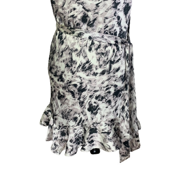 EXPRESS Black & White Floral Mini Dress - NWT - Picture 5 of 16
